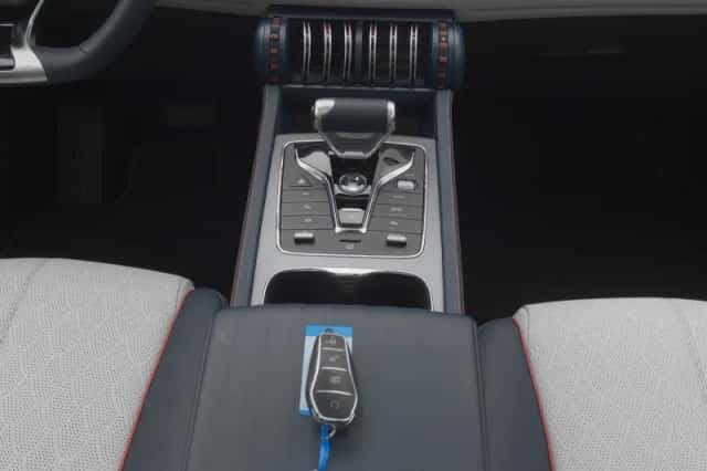 BYD Atto (2024) thumbnail 12