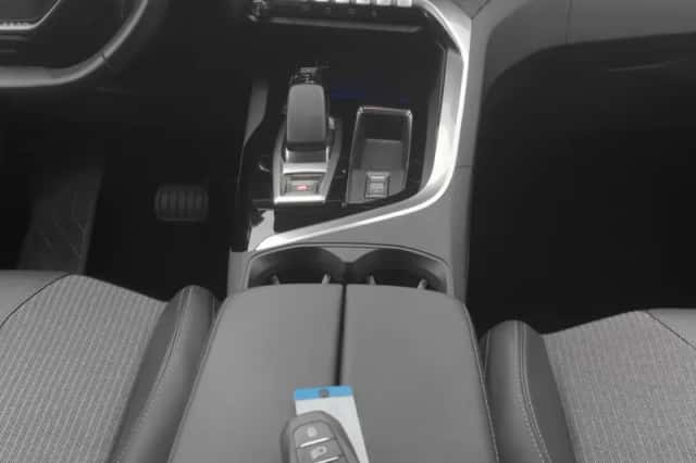 Peugeot 3008 (2022) thumbnail 12