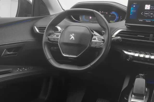 Peugeot 3008 (2022) thumbnail 7