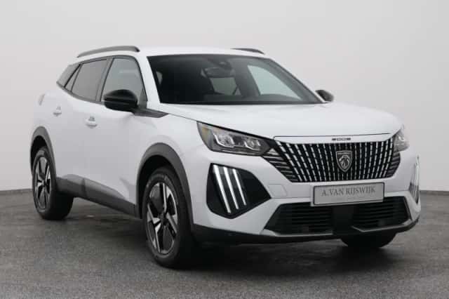 Peugeot 2008 (2023) thumbnail 2