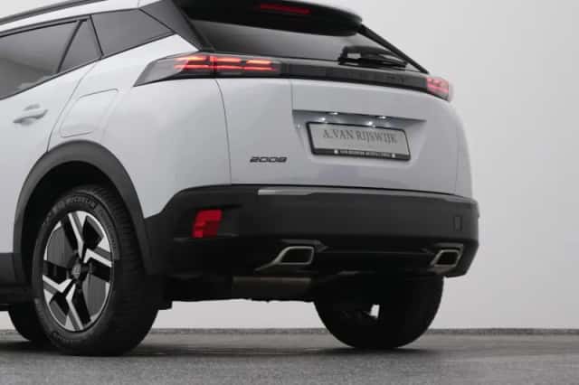 Peugeot 2008 (2023) thumbnail 21