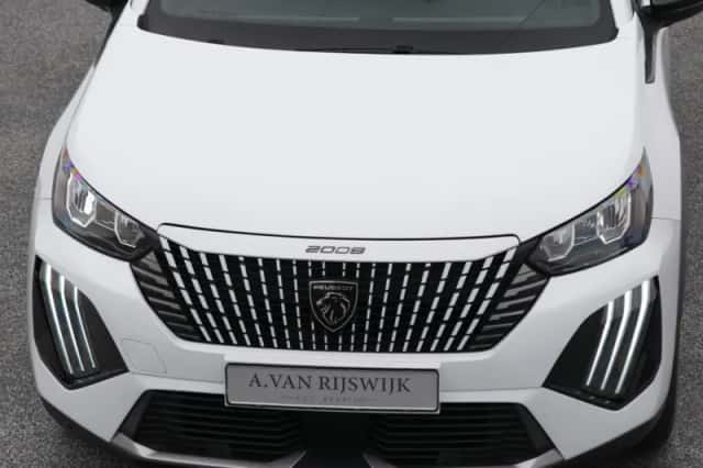 Peugeot 2008 (2023) thumbnail 29