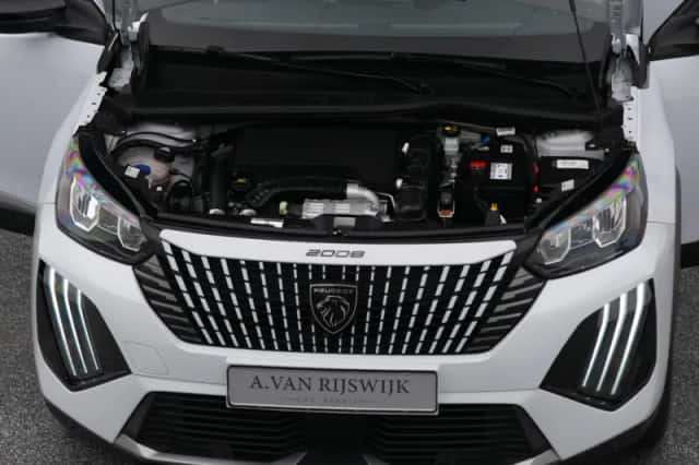 Peugeot 2008 (2023) thumbnail 30