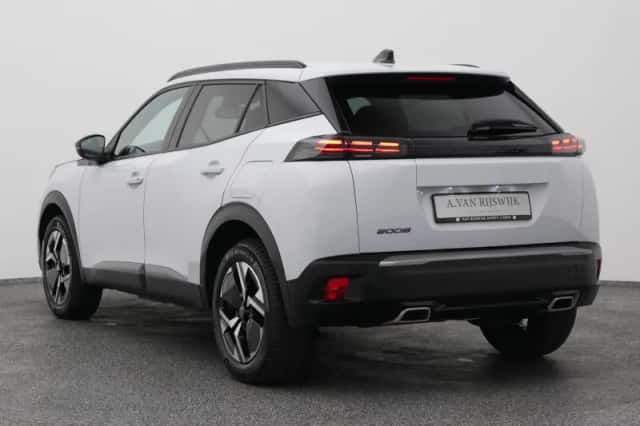 Peugeot 2008 (2023) thumbnail 4