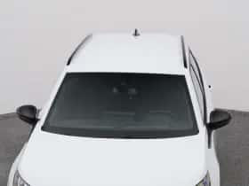 Peugeot 2008 (2023) thumbnail 31