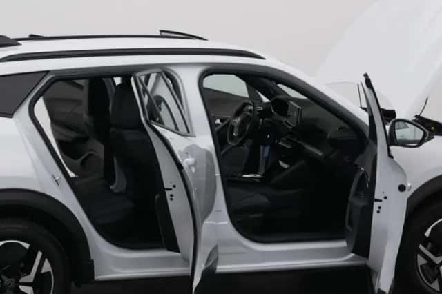 Peugeot 2008 (2023) thumbnail 33