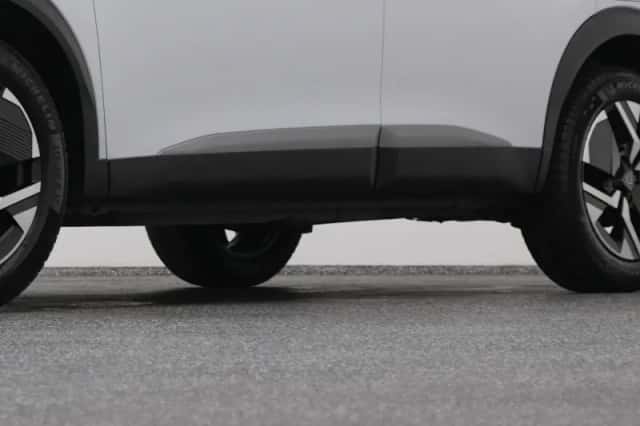 Peugeot 2008 (2023) thumbnail 36