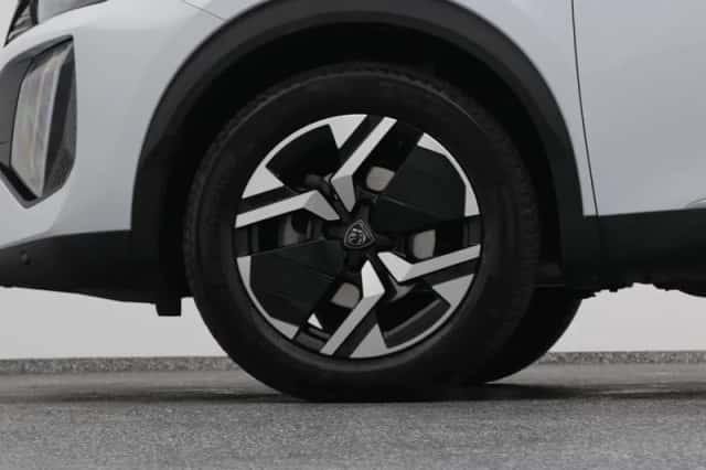 Peugeot 2008 (2023) thumbnail 38