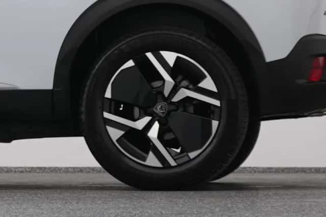 Peugeot 2008 (2023) thumbnail 39