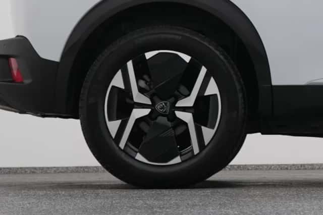 Peugeot 2008 (2023) thumbnail 40