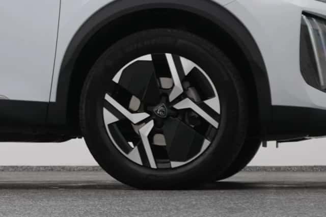 Peugeot 2008 (2023) thumbnail 41