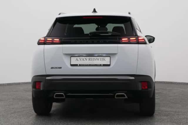 Peugeot 2008 (2023) thumbnail 9