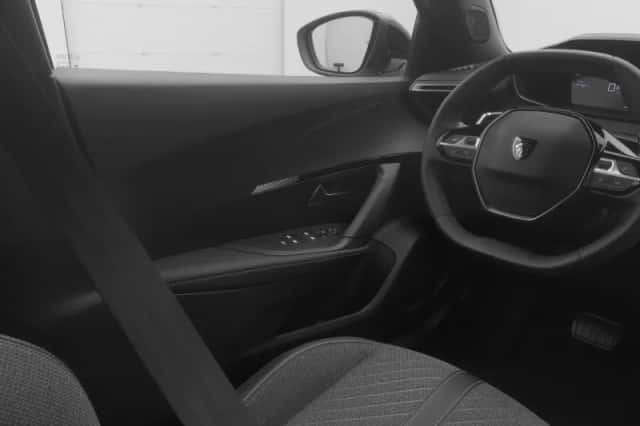 Peugeot 2008 (2023) thumbnail 10