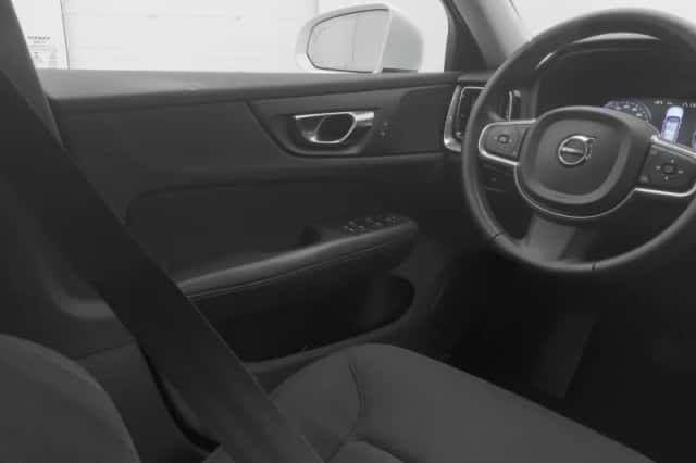 Volvo V60 (2021) thumbnail 11