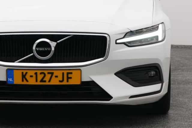 Volvo V60 (2021) thumbnail 19