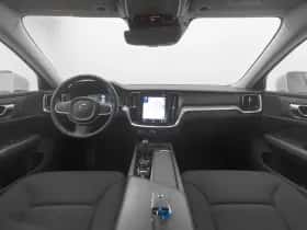 Volvo V60 (2021) thumbnail 3