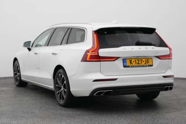 Volvo V60 (2021) thumbnail 5