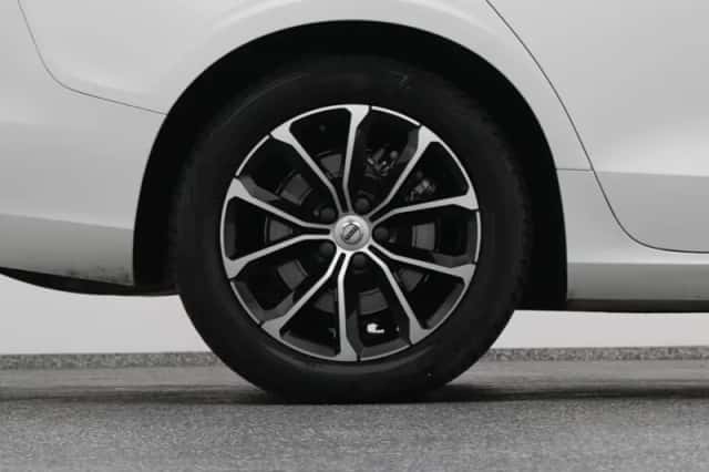 Volvo V60 (2021) thumbnail 41