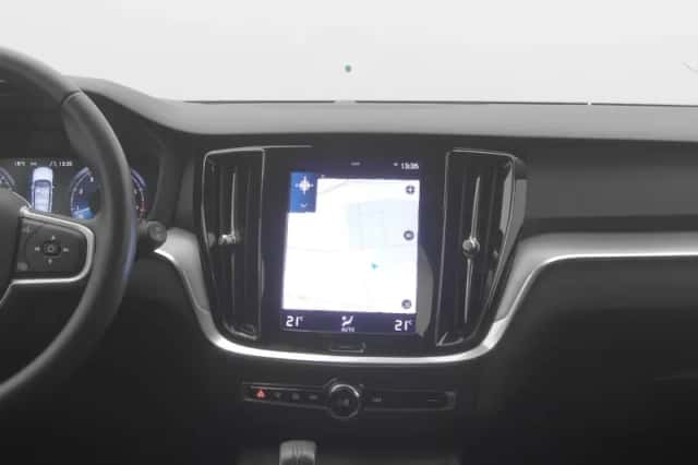 Volvo V60 (2021) thumbnail 8
