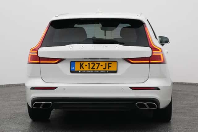 Volvo V60 (2021) thumbnail 10