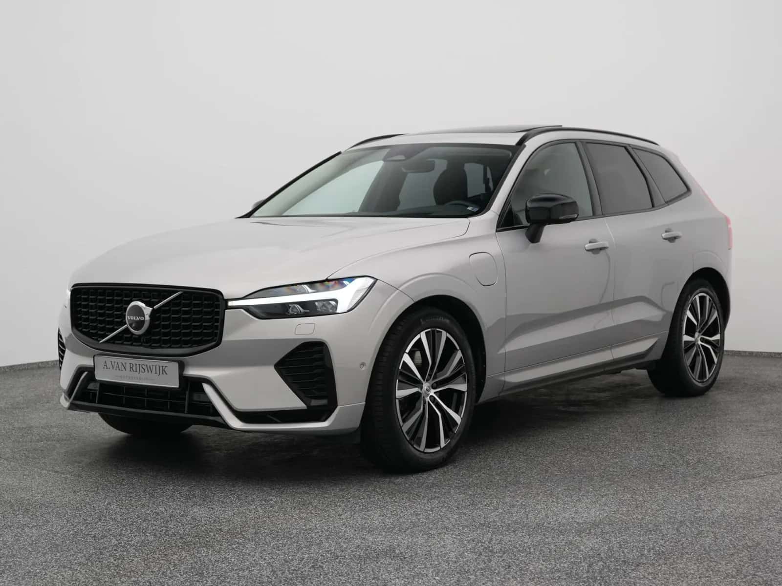 Volvo XC60 (2022) — foto 1