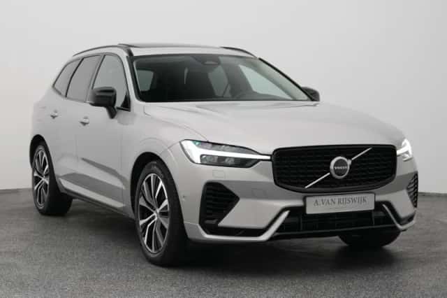 Volvo XC60 (2022) thumbnail 2