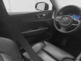 Volvo XC60 (2022) thumbnail 11