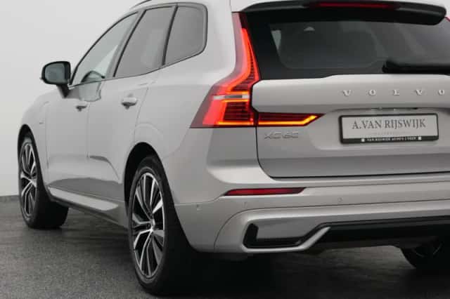 Volvo XC60 (2022) thumbnail 18