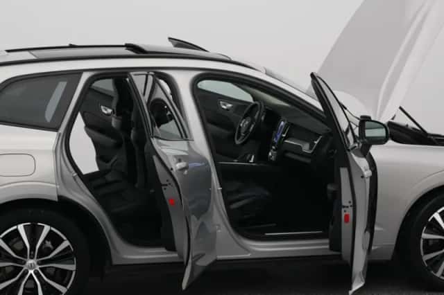 Volvo XC60 (2022) thumbnail 34