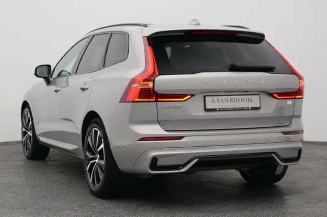 Volvo XC60 (2022) thumbnail 5