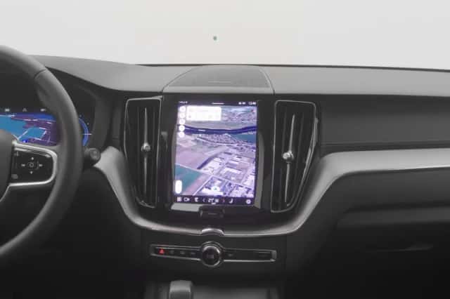 Volvo XC60 (2022) thumbnail 8