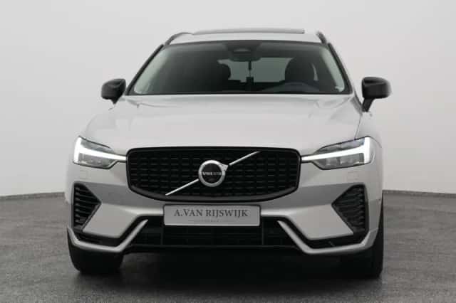 Volvo XC60 (2022) thumbnail 9