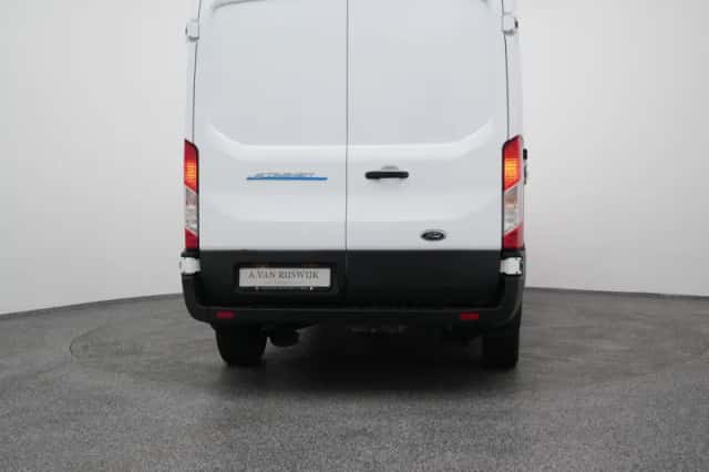 Ford E-Transit (2023) thumbnail 11