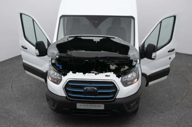 Ford E-Transit (2023) thumbnail 28