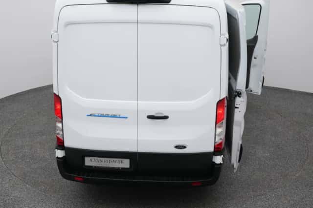 Ford E-Transit (2023) thumbnail 30