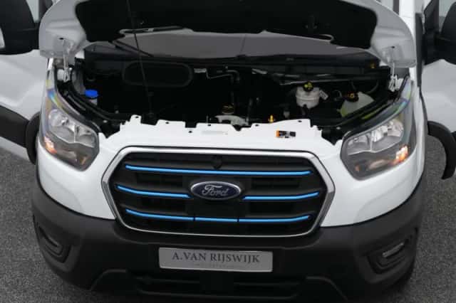 Ford E-Transit (2023) thumbnail 32