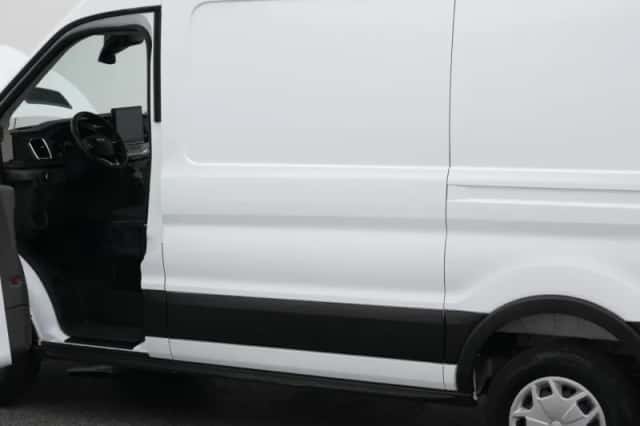 Ford E-Transit (2023) thumbnail 34