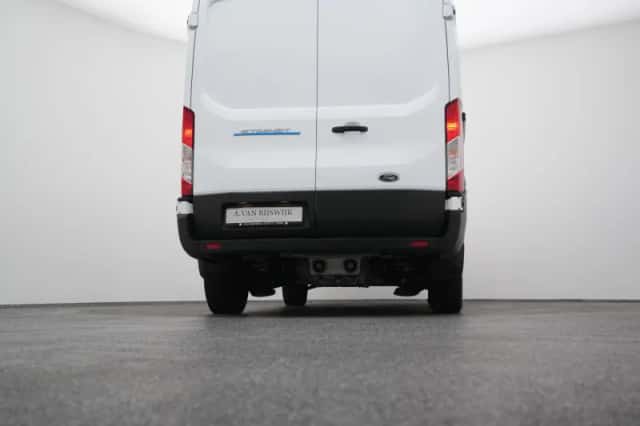Ford E-Transit (2023) thumbnail 37