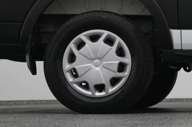 Ford E-Transit (2023) thumbnail 42