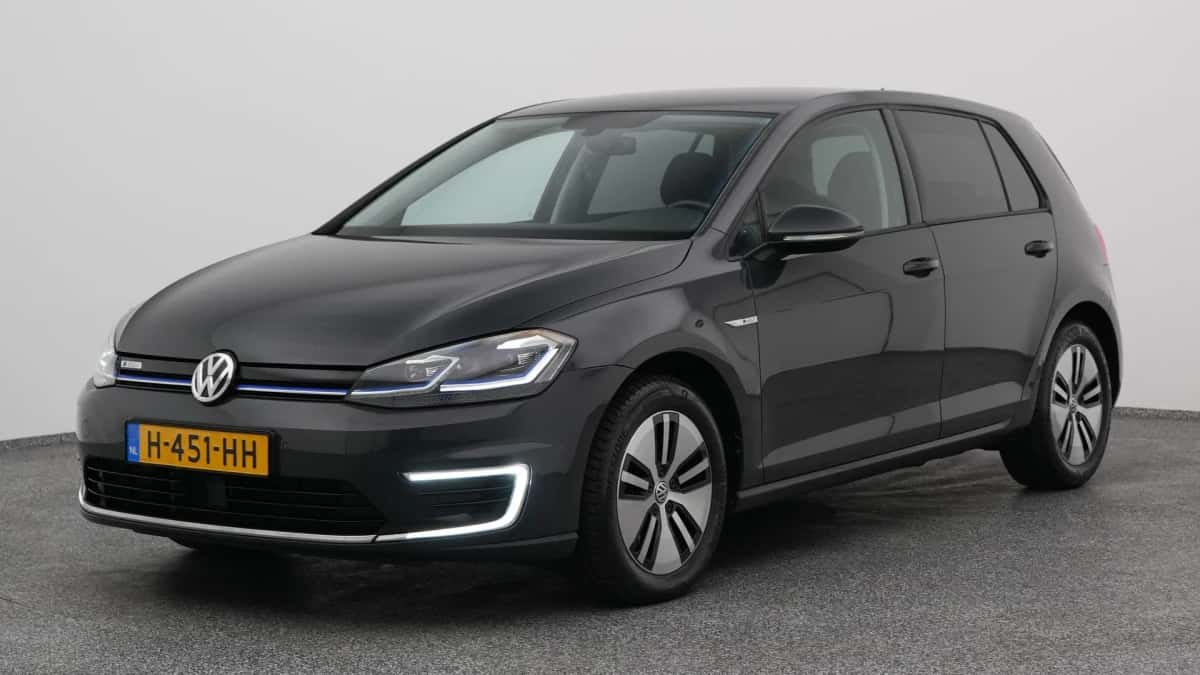 Volkswagen E-Golf (2020) — foto 1