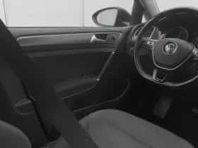 Volkswagen E-Golf (2020) thumbnail 12