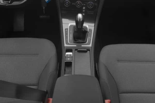 Volkswagen E-Golf (2020) thumbnail 13