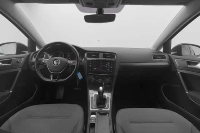 Volkswagen E-Golf (2020) thumbnail 3