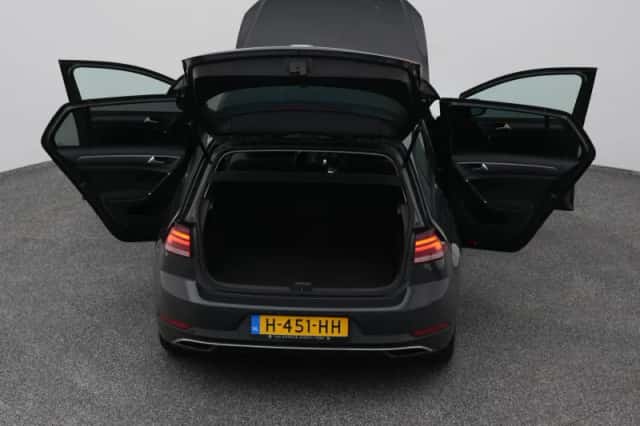 Volkswagen E-Golf (2020) thumbnail 30