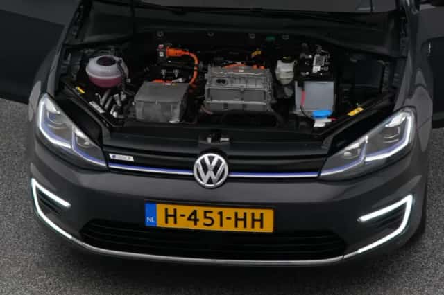 Volkswagen E-Golf (2020) thumbnail 32
