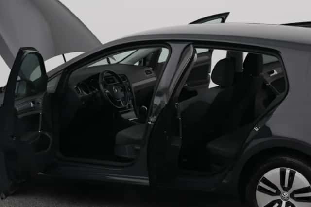 Volkswagen E-Golf (2020) thumbnail 34