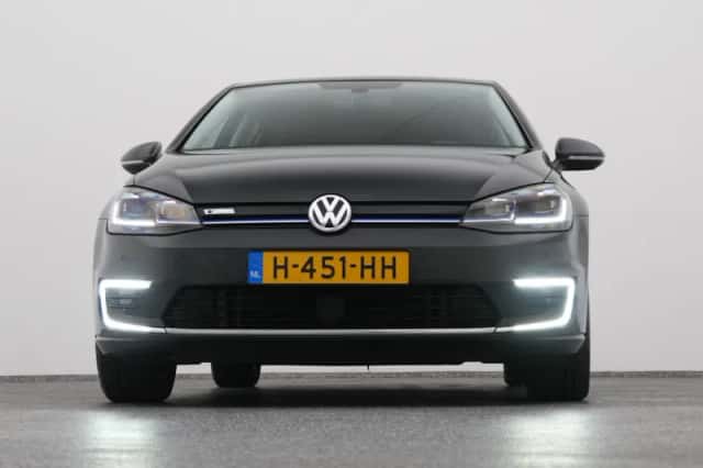 Volkswagen E-Golf (2020) thumbnail 36