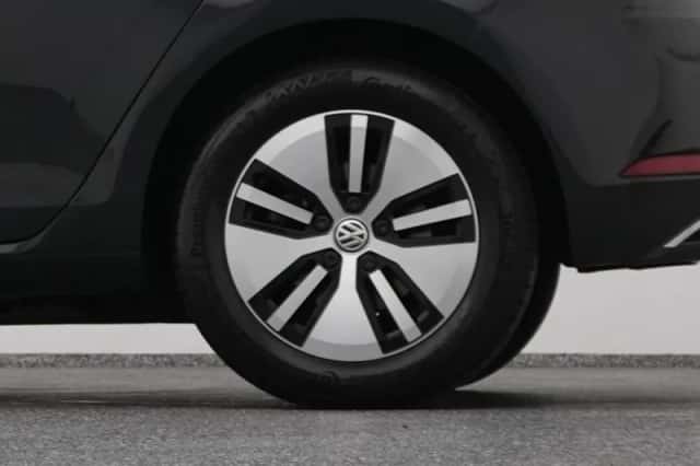 Volkswagen E-Golf (2020) thumbnail 41