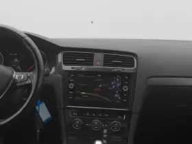 Volkswagen E-Golf (2020) thumbnail 9