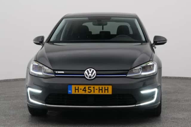 Volkswagen E-Golf (2020) thumbnail 10